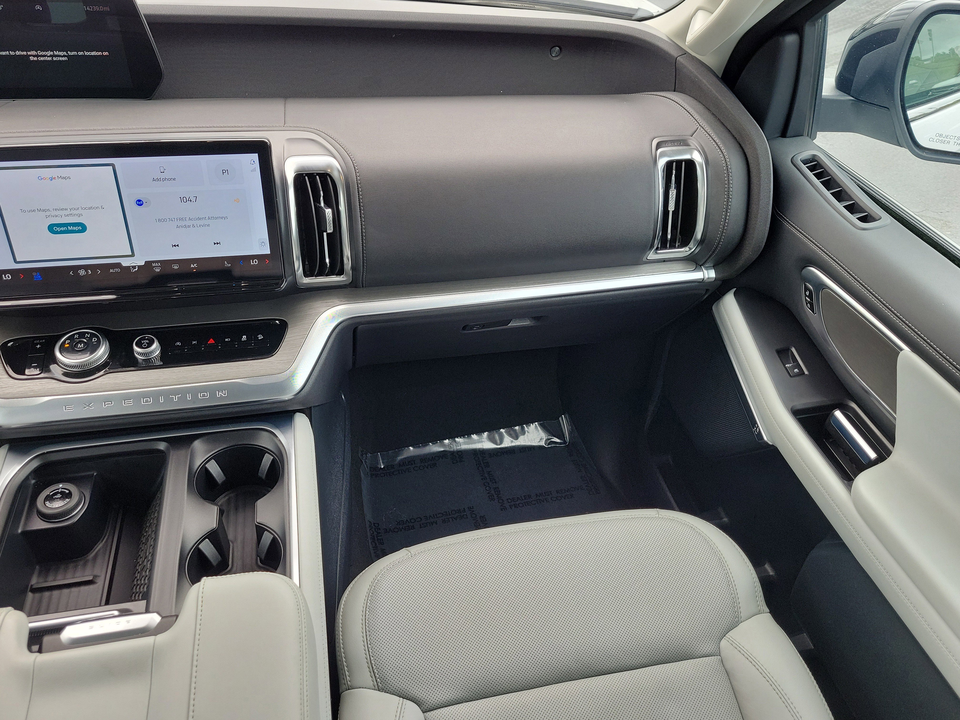 Certified 2025 Ford Expedition Platinum image 18