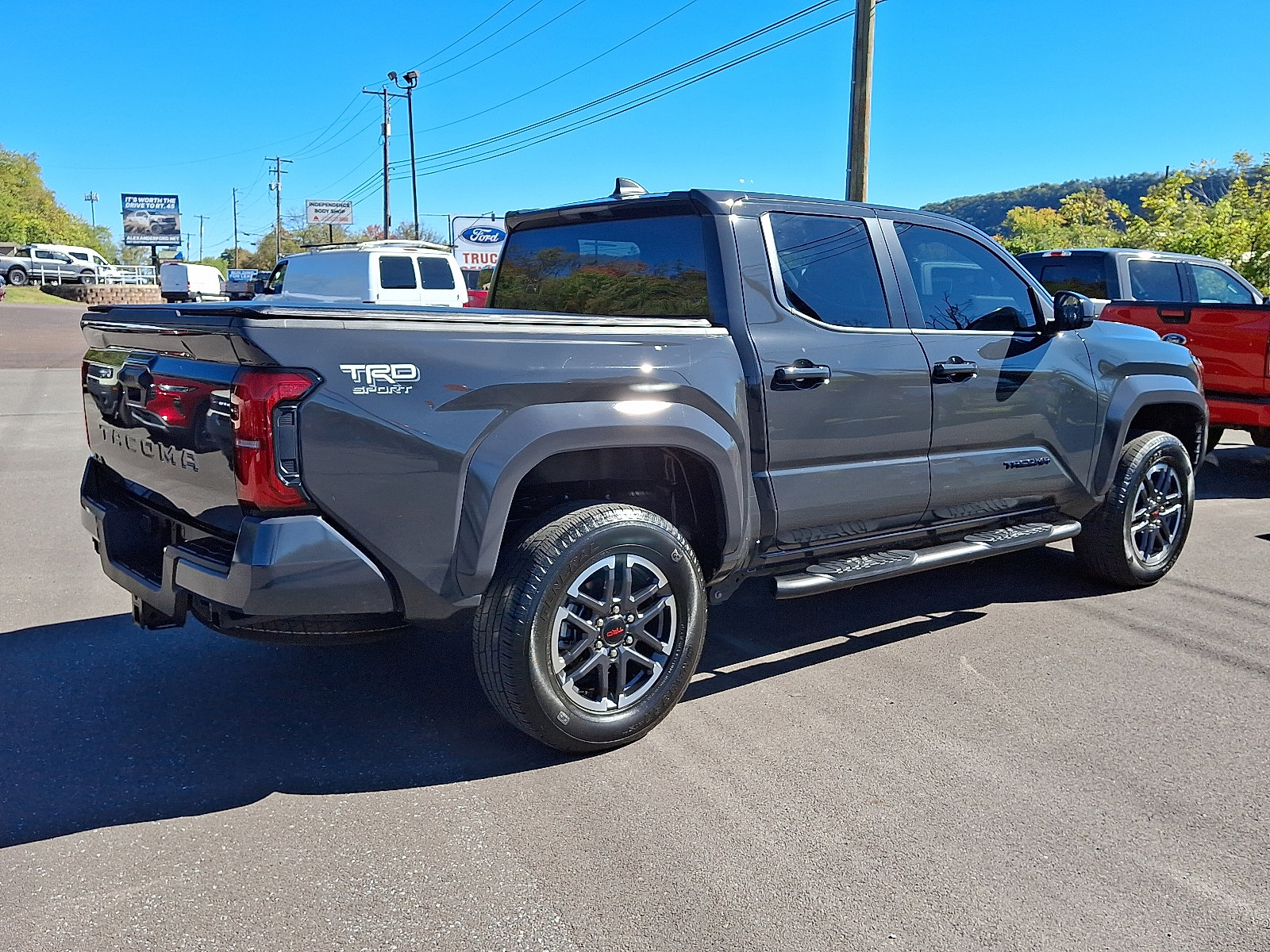 Used 2025 Toyota Tacoma TRD Sport image 11