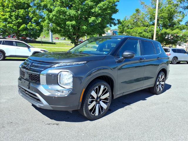 Used 2025 Mitsubishi Outlander SE