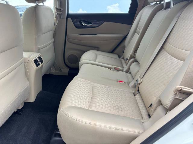 Used 2019 Nissan Rogue SV w/ Sun & Sound Touring Package FWD image 16