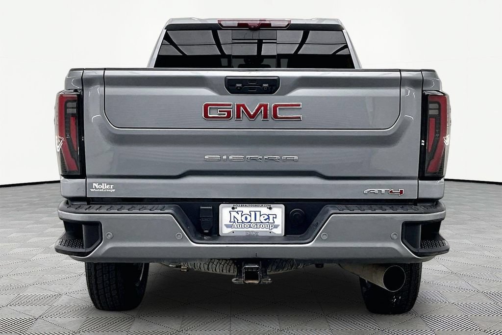Used 2024 GMC Sierra 3500 AT4 w/ Technology Package AWD/4WD image 4