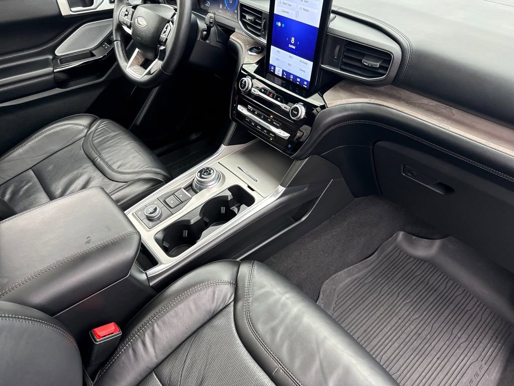 Certified 2023 Ford Explorer Platinum w/ Technology Package image 16