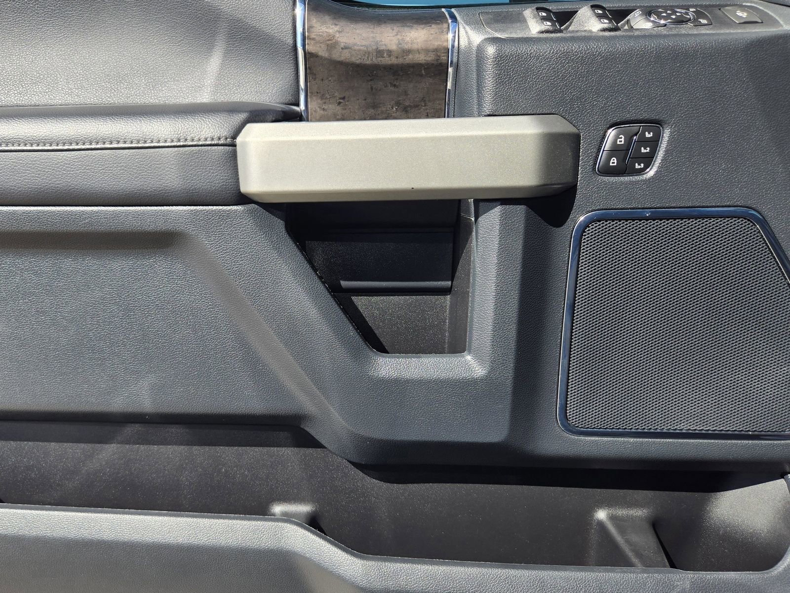 Certified 2022 Ford F250 Lariat w/ Lariat Ultimate Package image 24