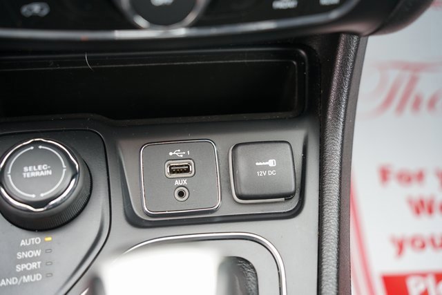 Used 2020 Jeep Cherokee Latitude image 16