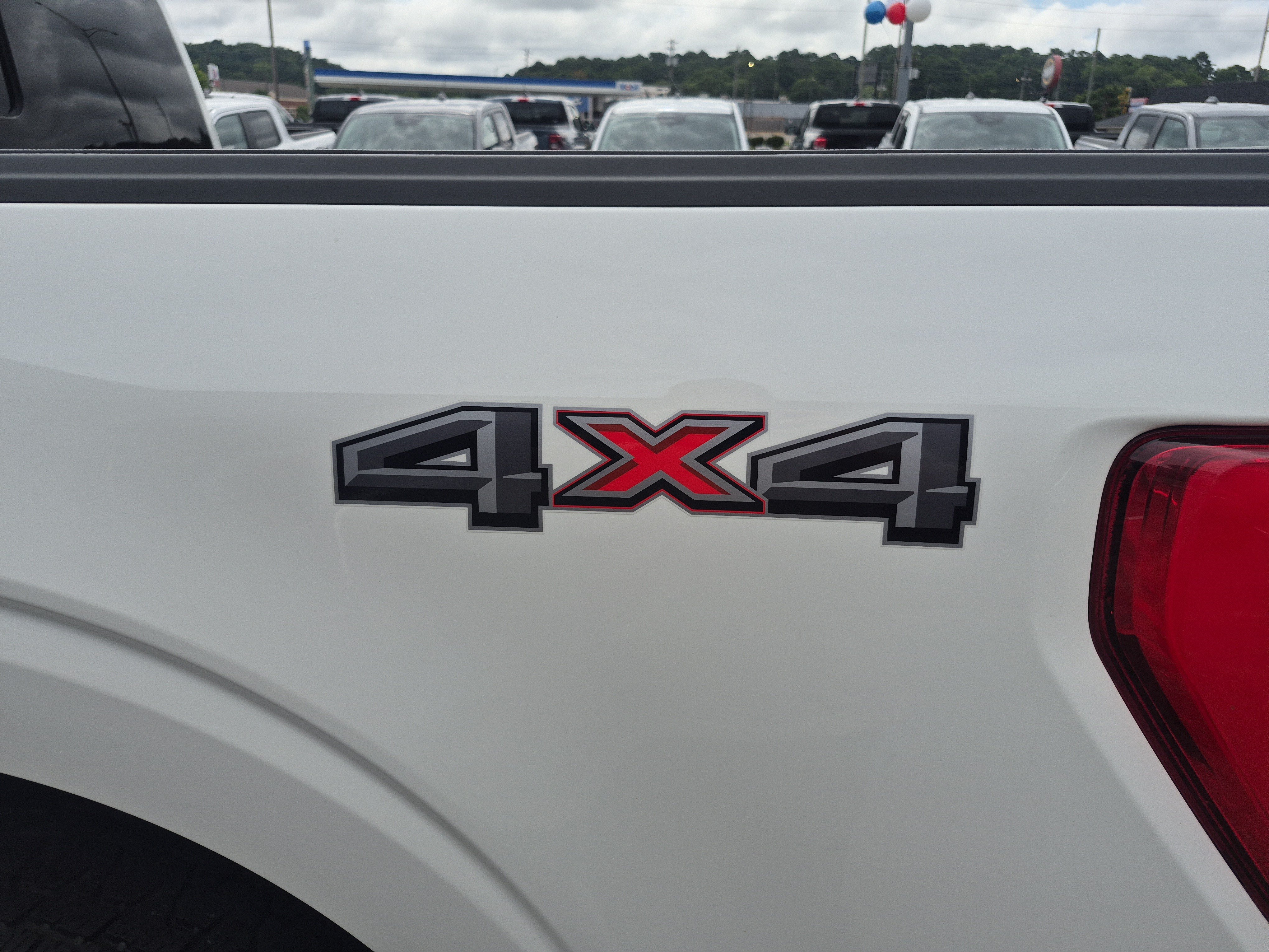 Certified 2022 Ford F150 Platinum w/ Equipment Group 701A High AWD/4WD image 9
