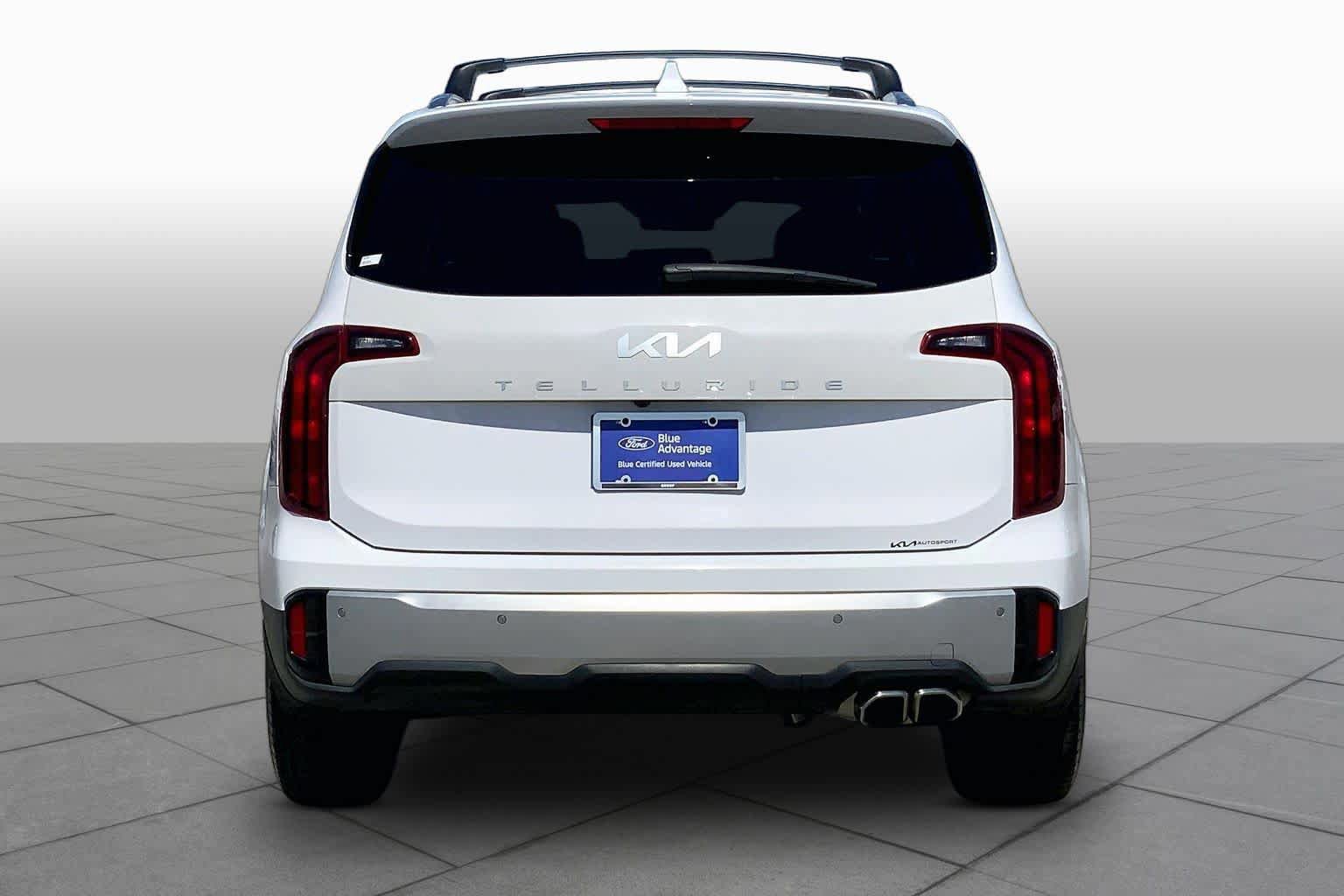 Used 2024 Kia Telluride S FWD image 2