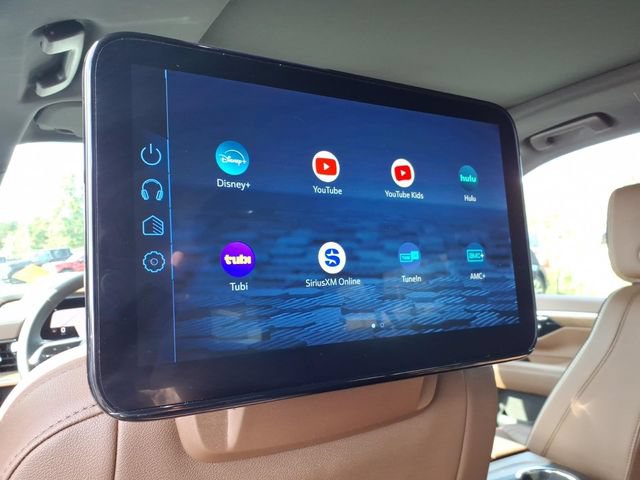 Used 2025 Chevrolet Suburban High Country AWD/4WD image 12