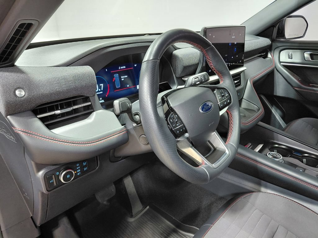 Certified 2025 Ford Explorer ST-Line w/ Premium Package AWD/4WD image 26