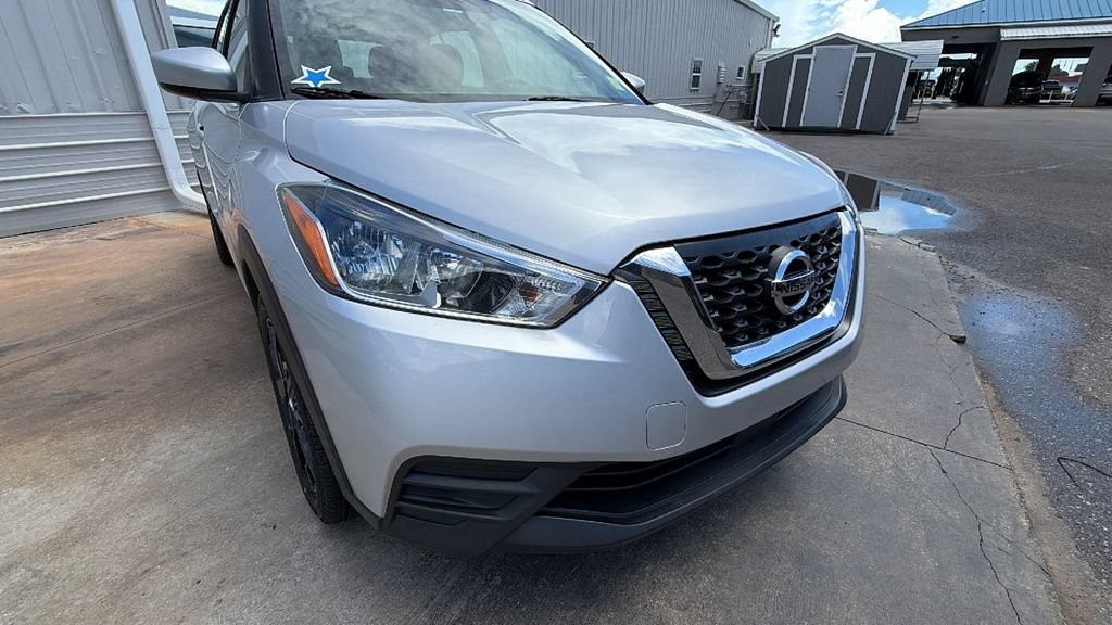 Used 2020 Nissan Kicks SV FWD image 9