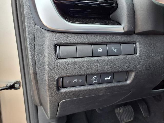 Used 2025 Nissan Rogue SL w/ Tech Package AWD/4WD image 17