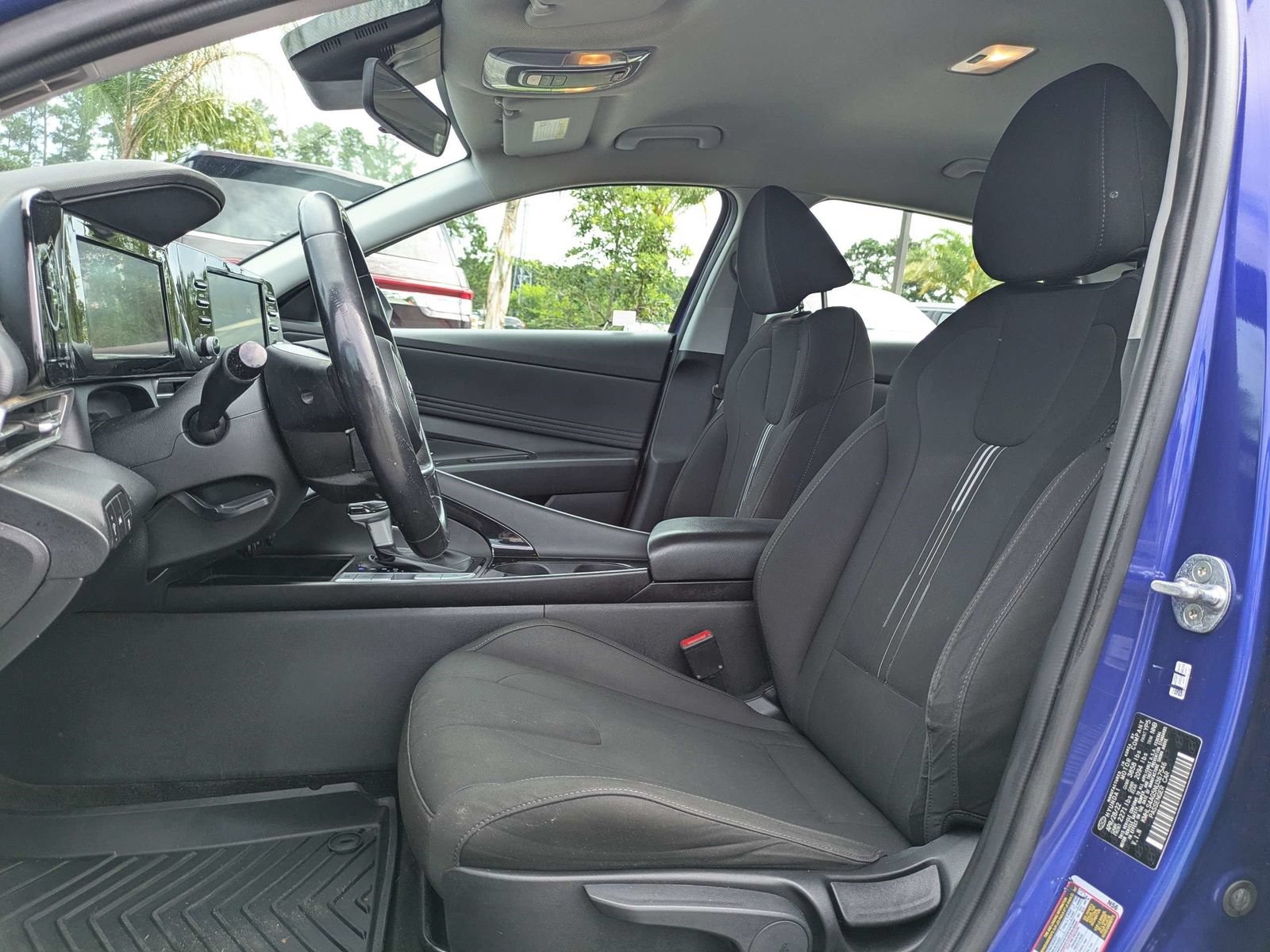 Used 2022 Hyundai Elantra SEL w/ Convenience Package FWD image 10