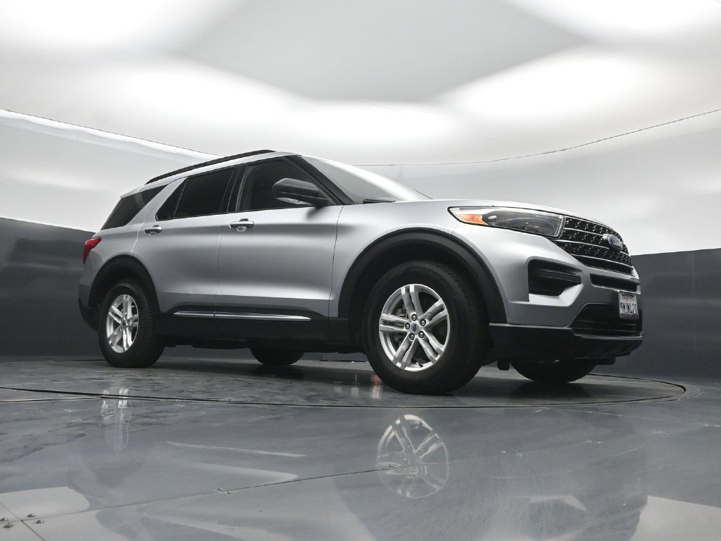 Certified 2020 Ford Explorer XLT RWD image 4