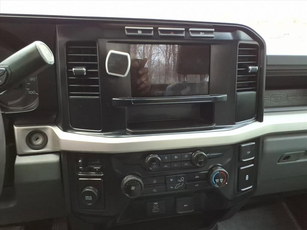 Certified 2024 Ford F350 XL w/ XL Chrome Package image 16