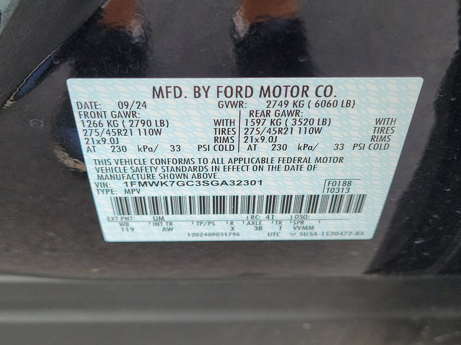 Certified 2025 Ford Explorer ST RWD image 31