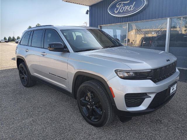 Used 2023 Jeep Grand Cherokee Altitude AWD/4WD image 1