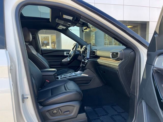 Certified 2022 Ford Explorer Platinum w/ Equipment Group 601A image 46