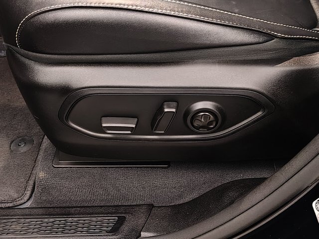 Used 2023 Jeep Grand Cherokee Limited AWD/4WD image 24