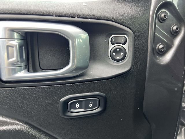 Used 2025 Jeep Gladiator Sport AWD/4WD image 13