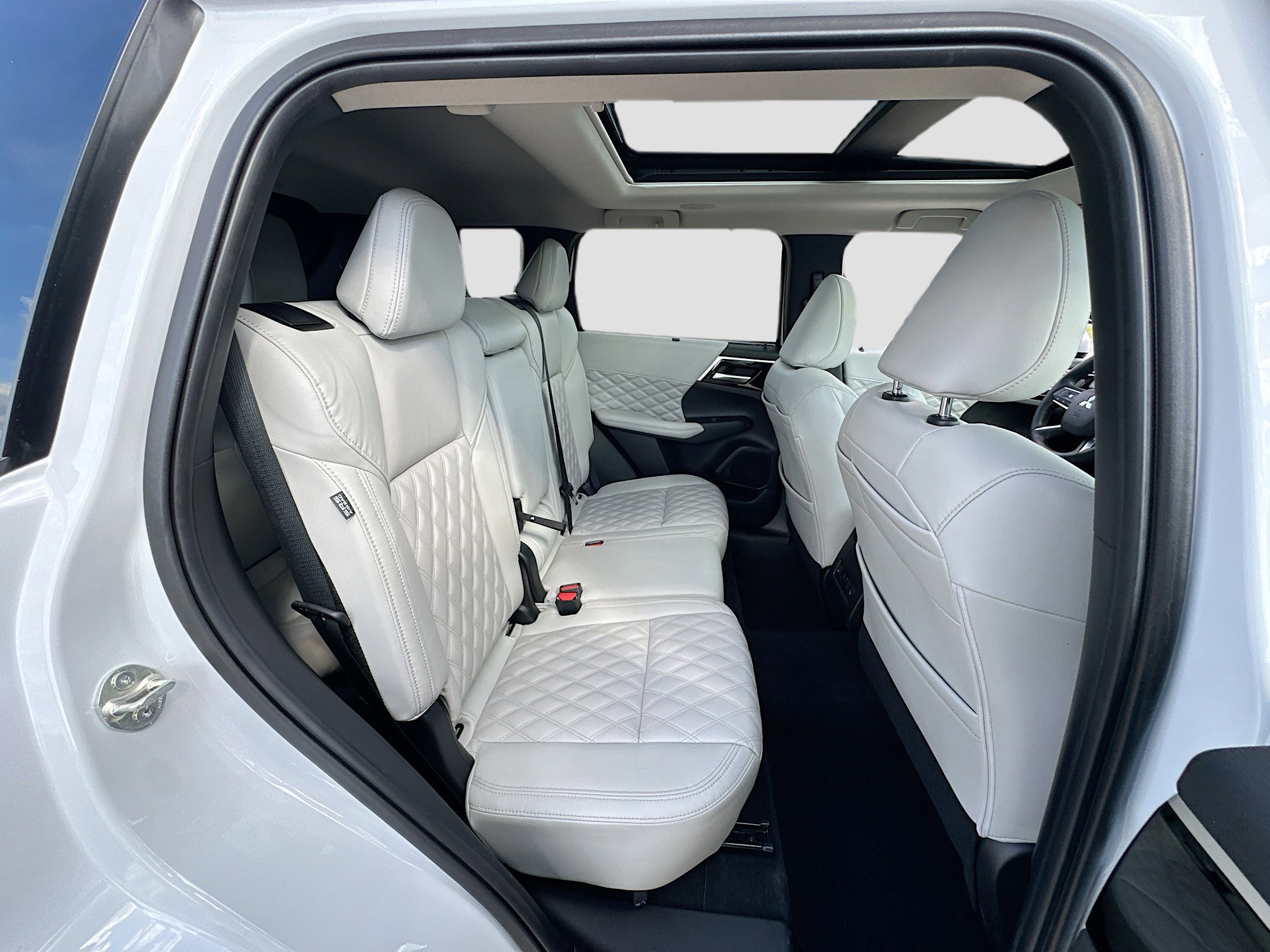 Used 2024 Mitsubishi Outlander SEL Black Edition image 29