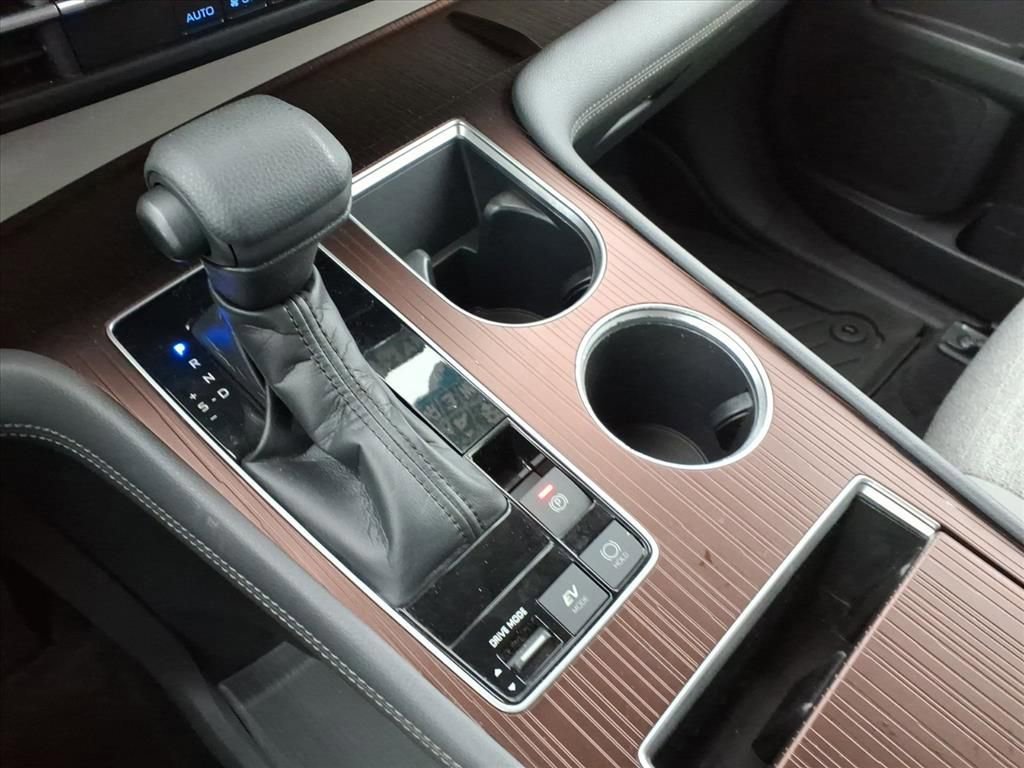 Used 2022 Toyota Sienna LE image 12