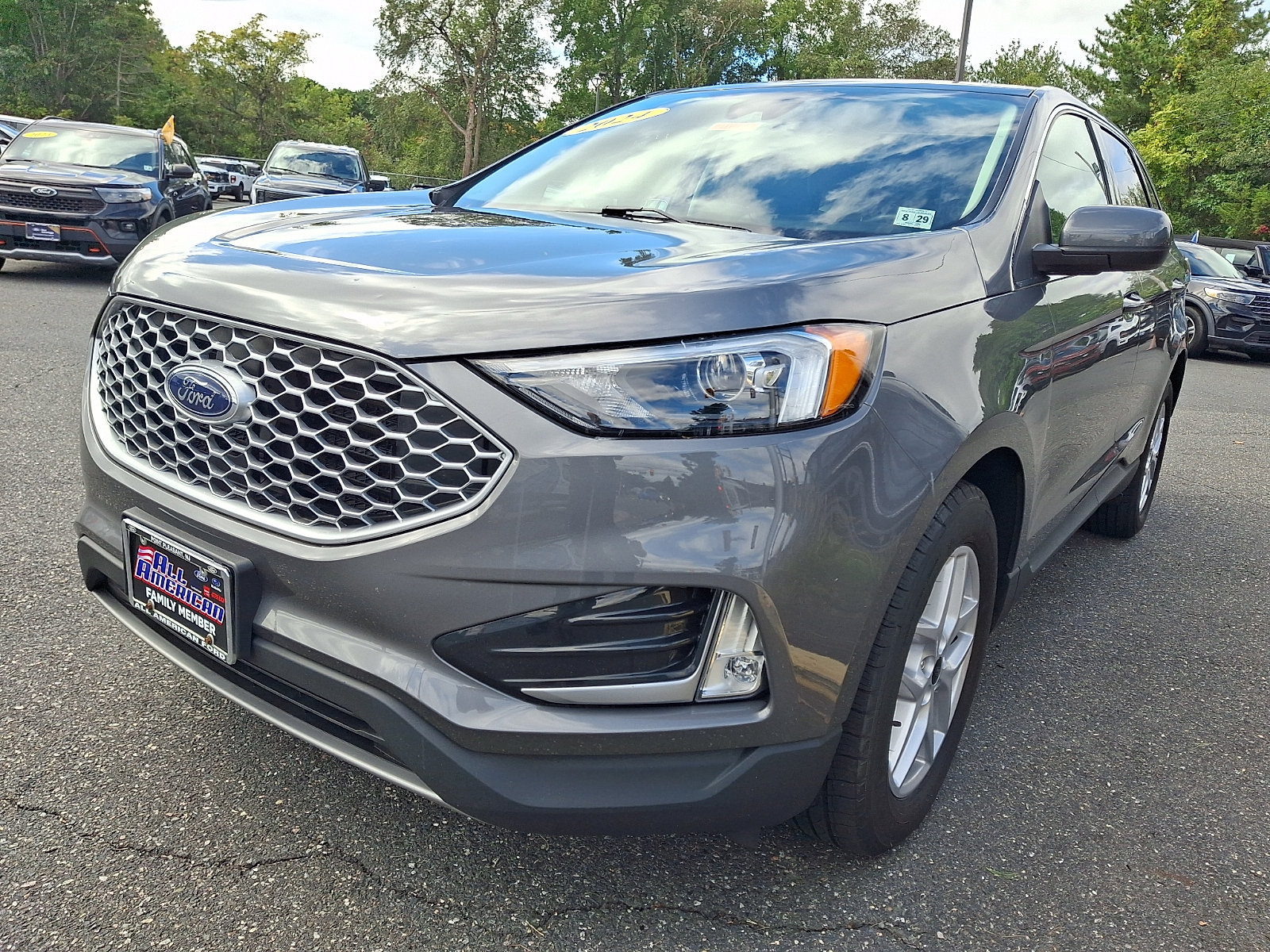 Certified 2024 Ford Edge SEL w/ Convenience Package AWD/4WD image 4