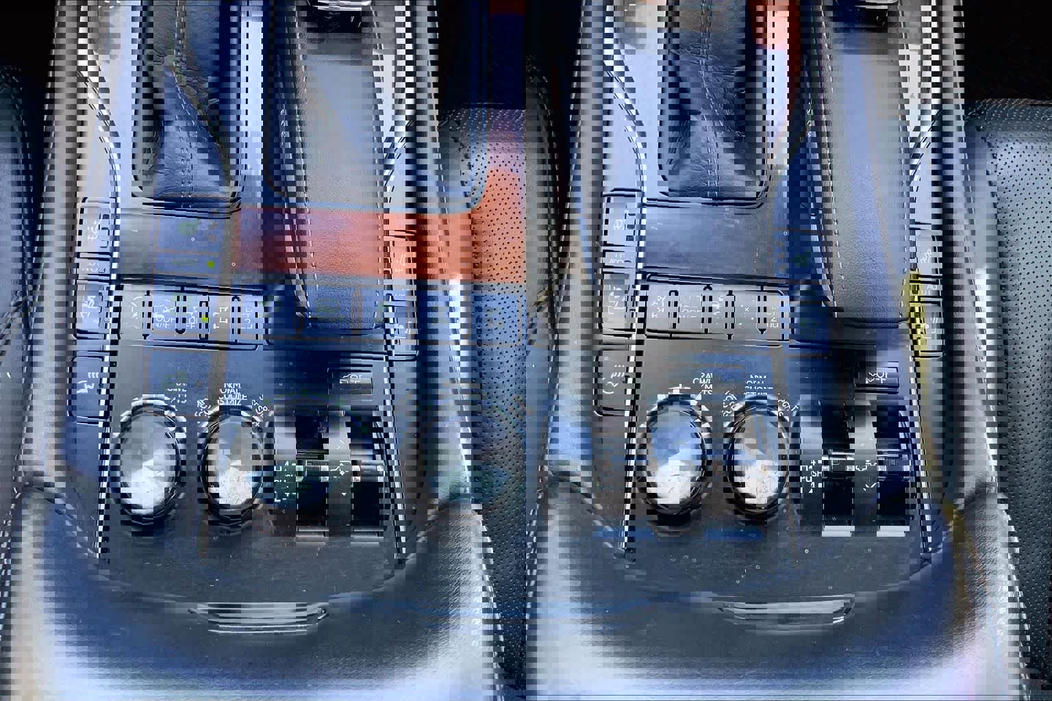 Used 2017 Lexus LX 570 4WD w/ Luxury Package image 35