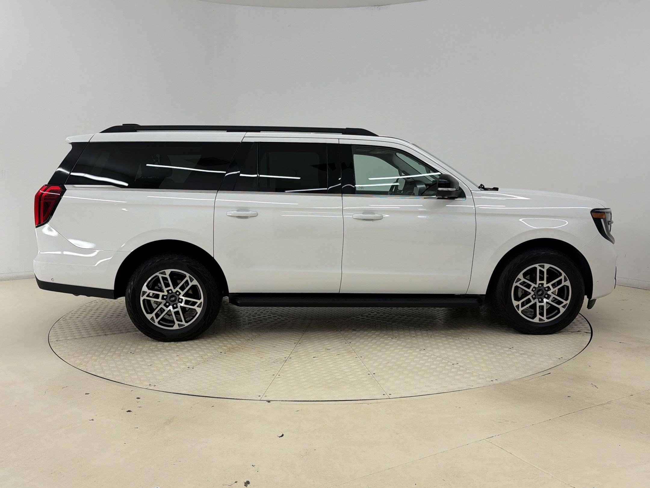 Certified 2025 Ford Expedition Max Active AWD/4WD image 8