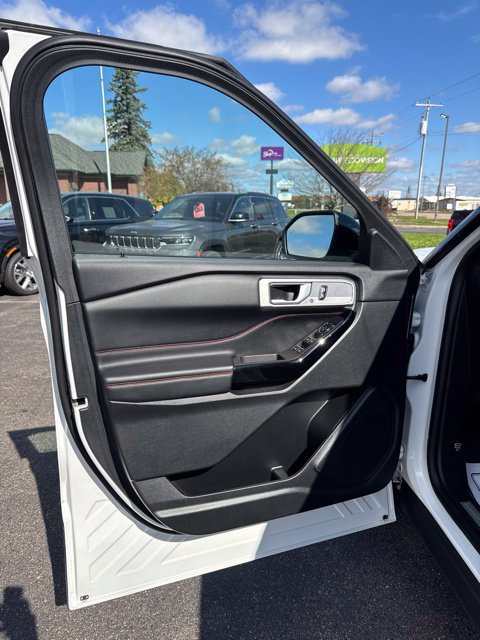 Certified 2023 Ford Explorer ST-Line w/ Class IV Trailer Tow Package AWD/4WD image 17