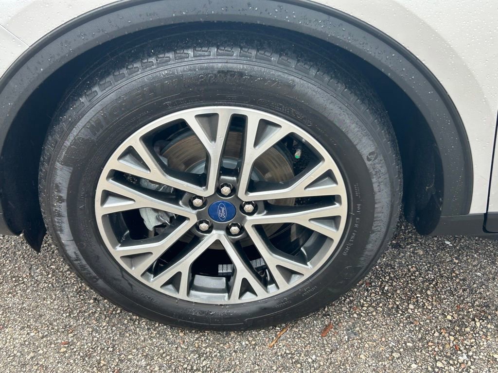 Certified 2020 Ford Escape SEL FWD image 18