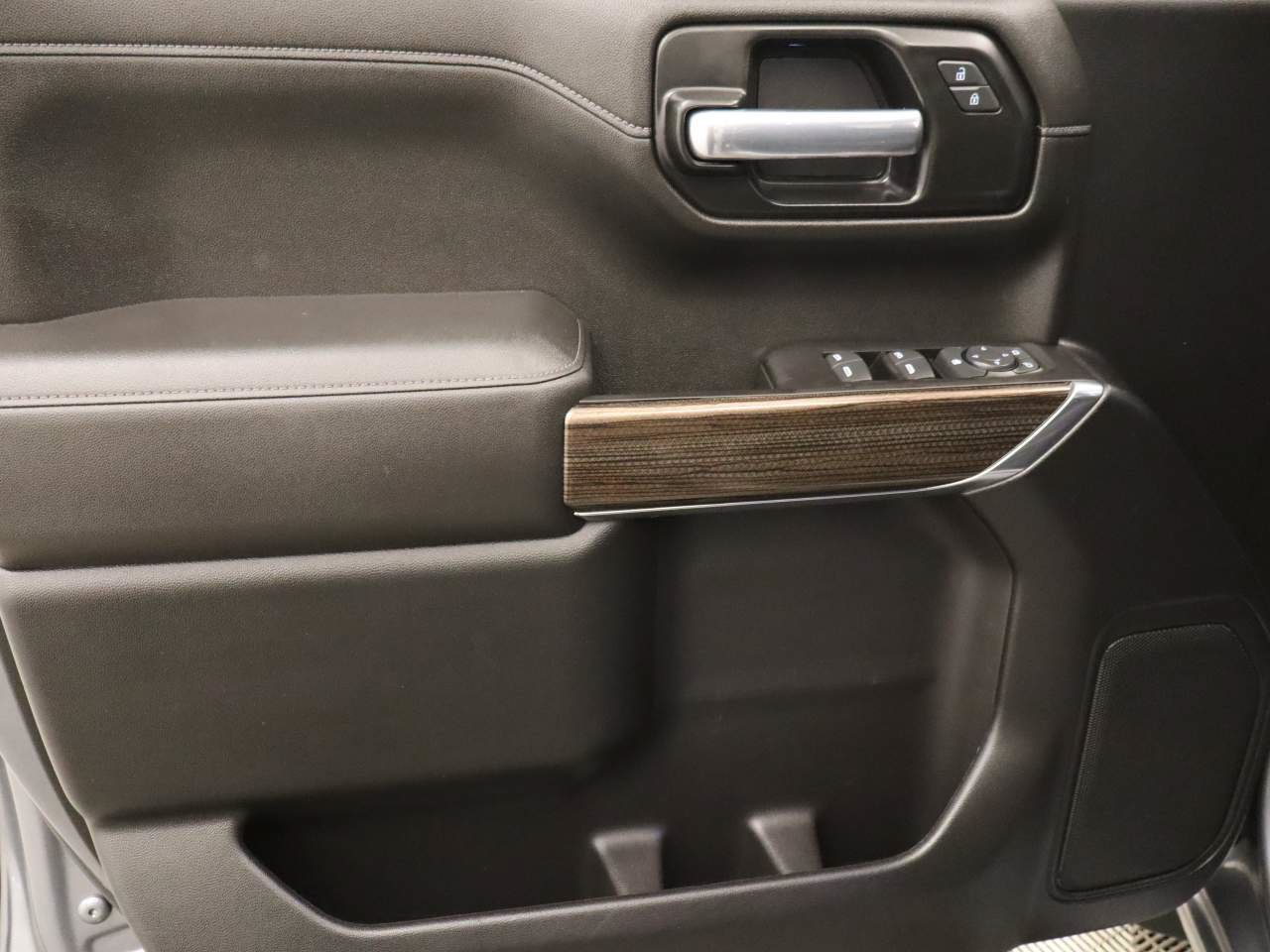 Used 2021 Chevrolet Silverado 1500 RST AWD/4WD image 18