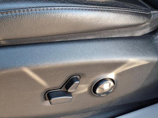 Used 2020 Chrysler Pacifica Touring-L image 18