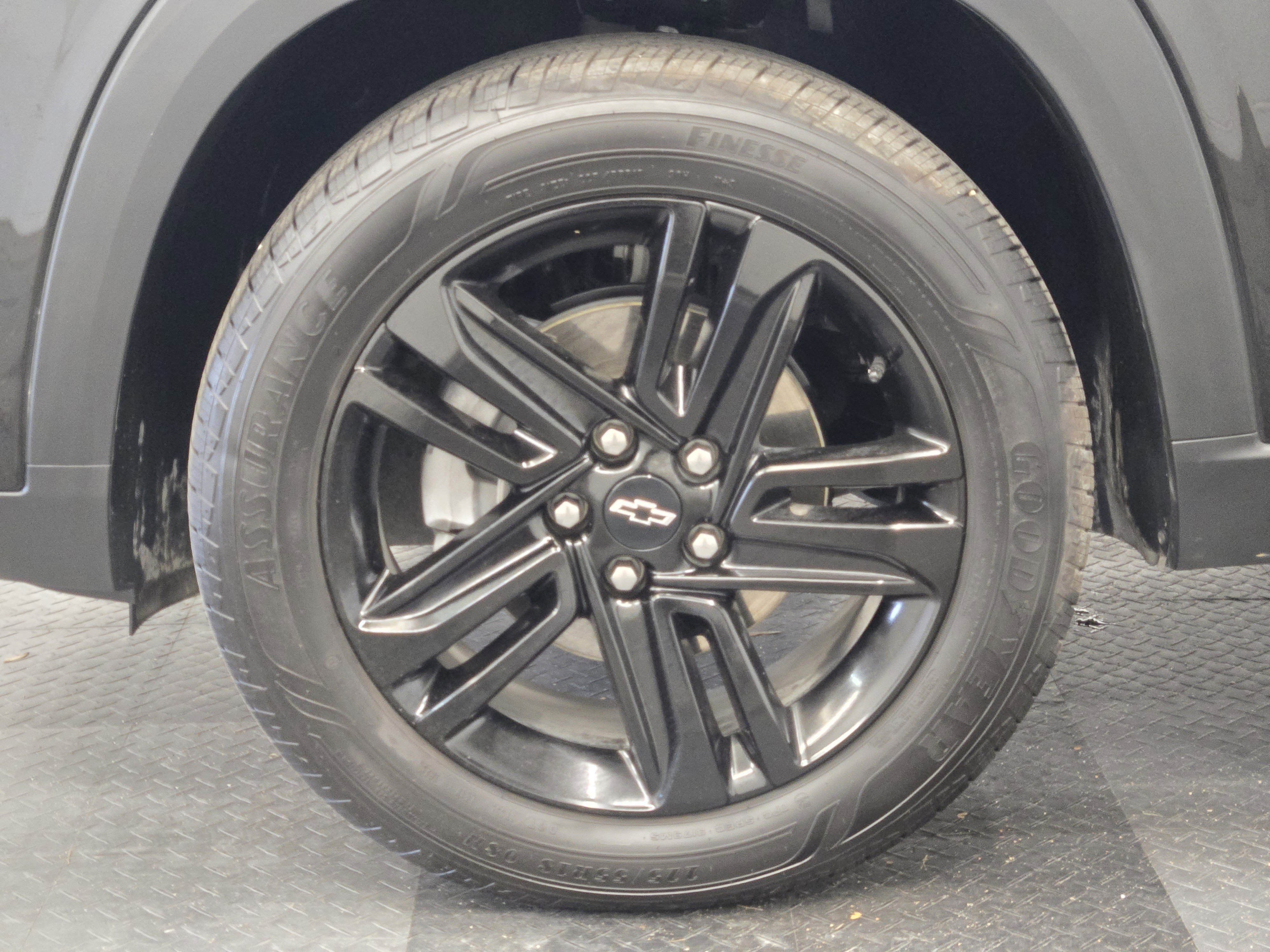 Used 2025 Chevrolet Trax ACTIV FWD image 10