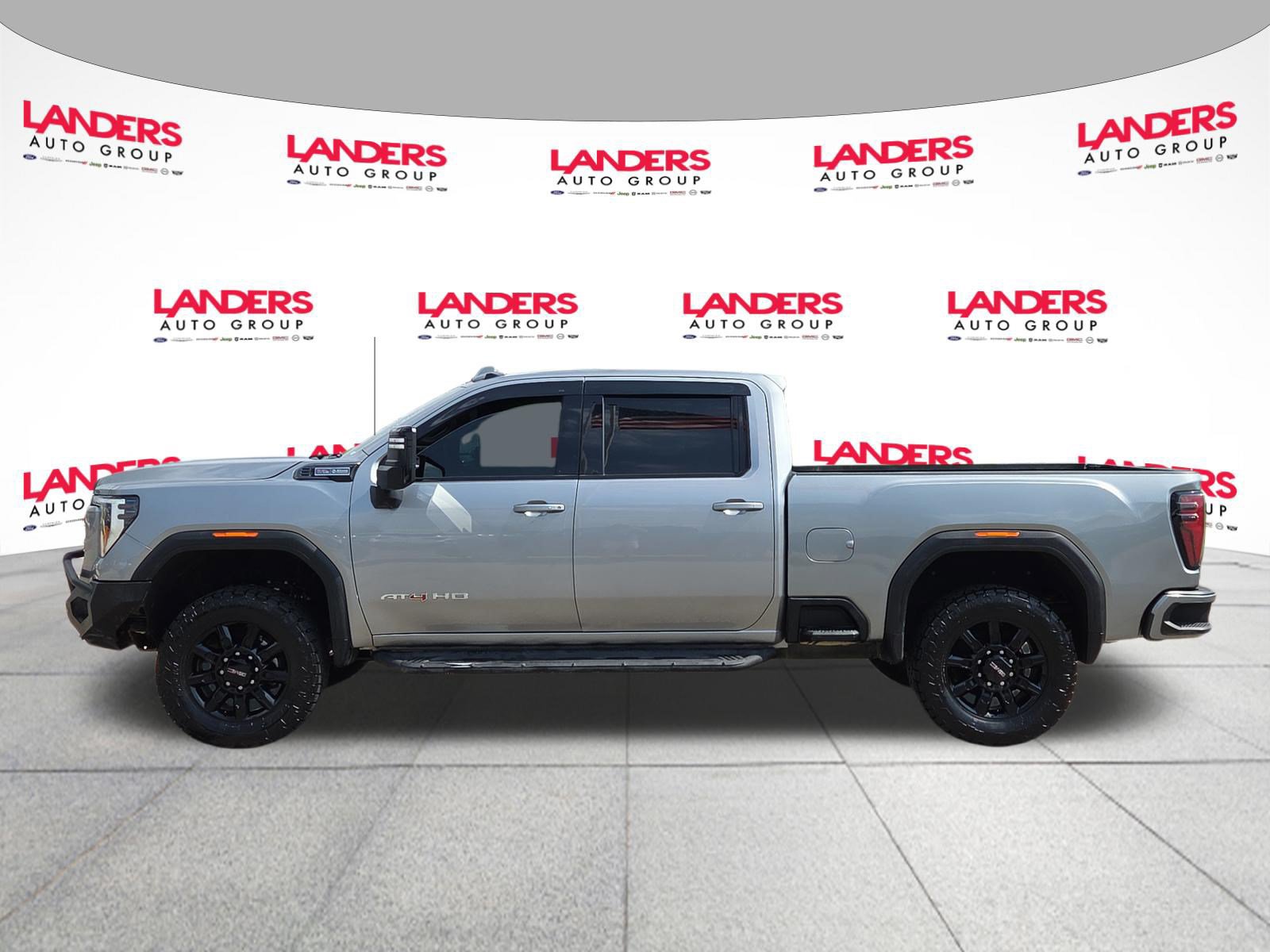 Used 2025 GMC Sierra 2500 AT4 w/ Technology Package AWD/4WD image 6