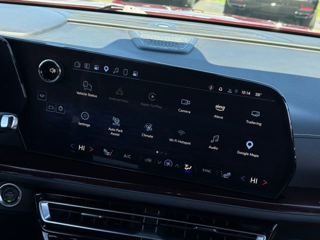 Used 2025 Chevrolet Traverse Z71 w/ Enhanced Driving Package AWD/4WD image 23