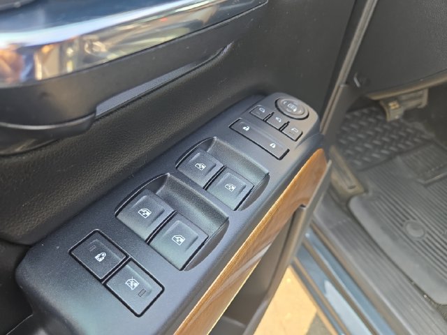 Used 2018 Chevrolet Silverado 1500 LTZ AWD/4WD image 11