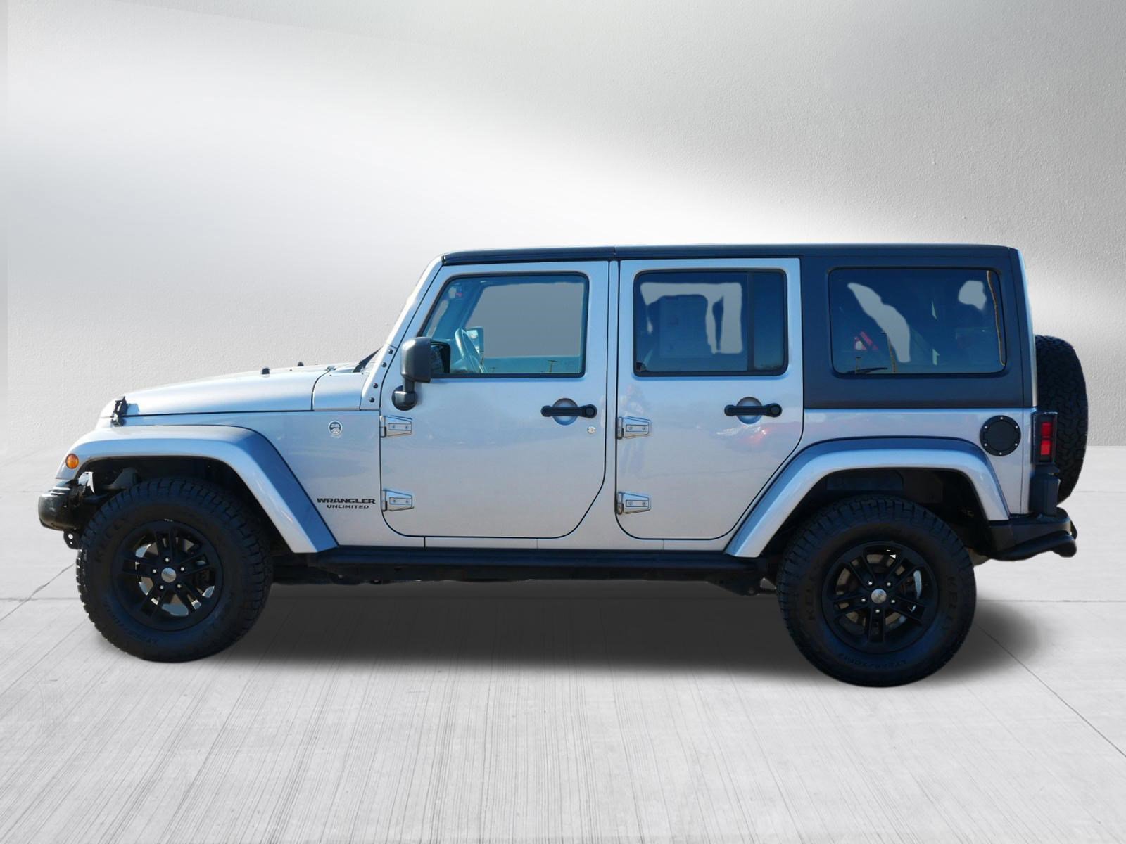 Used 2017 Jeep Wrangler Unlimited Sahara AWD/4WD video 2