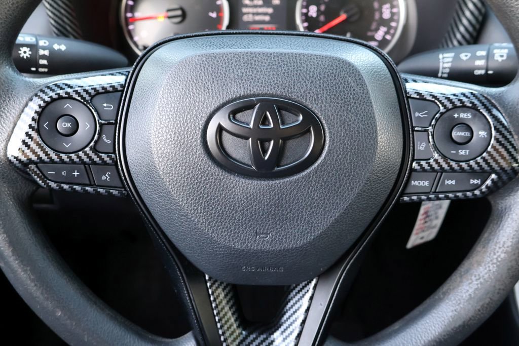 Used 2021 Toyota RAV4 LE FWD image 32