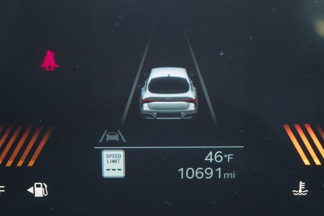 Used 2025 Kia K5 GT-Line w/ GT-Line Premium Package image 32