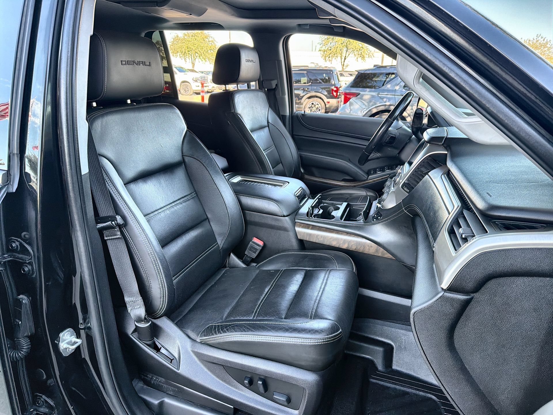 Used 2019 GMC Yukon Denali w/ Open Road Package AWD/4WD image 26