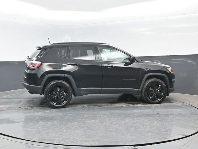 Used 2019 Jeep Compass Latitude AWD/4WD image 3