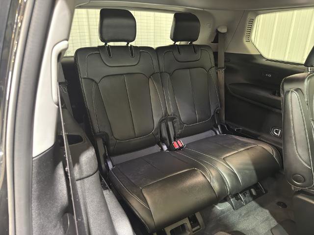 Used 2023 Jeep Grand Cherokee L Limited w/ Black Appearance Package image 31