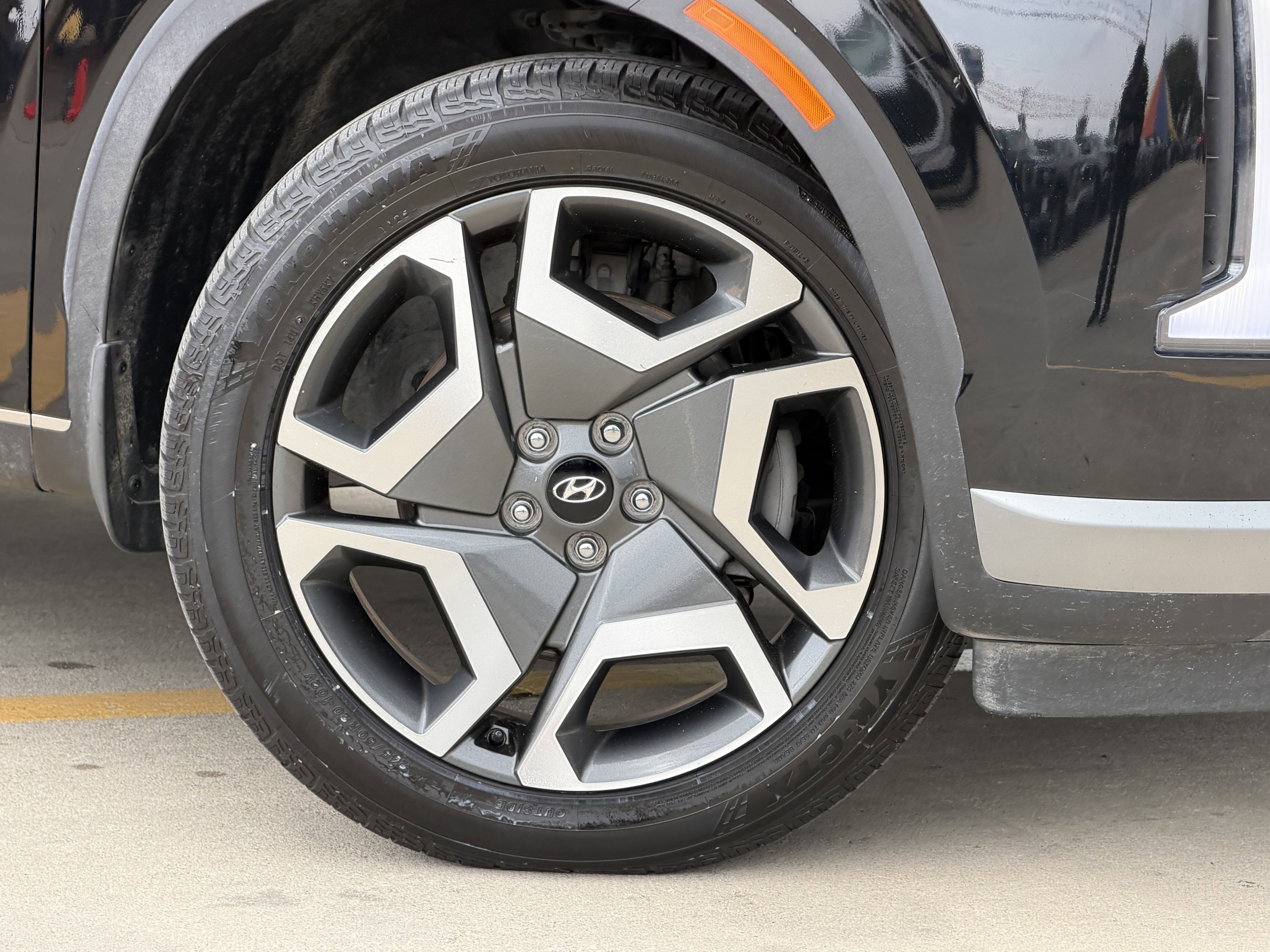 Used 2024 Hyundai Palisade SEL AWD/4WD image 3