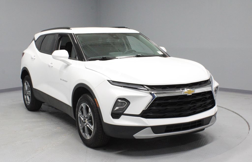 Used 2024 Chevrolet Blazer LT w/ Convenience Package FWD image 1