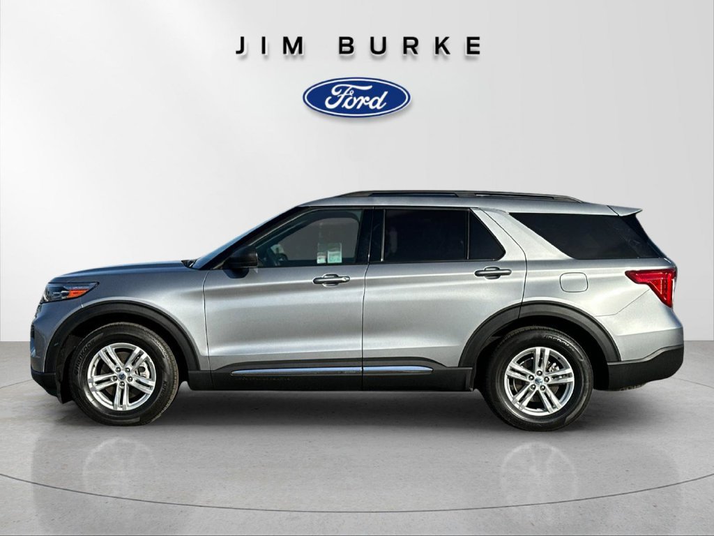 Certified 2023 Ford Explorer XLT RWD image 2