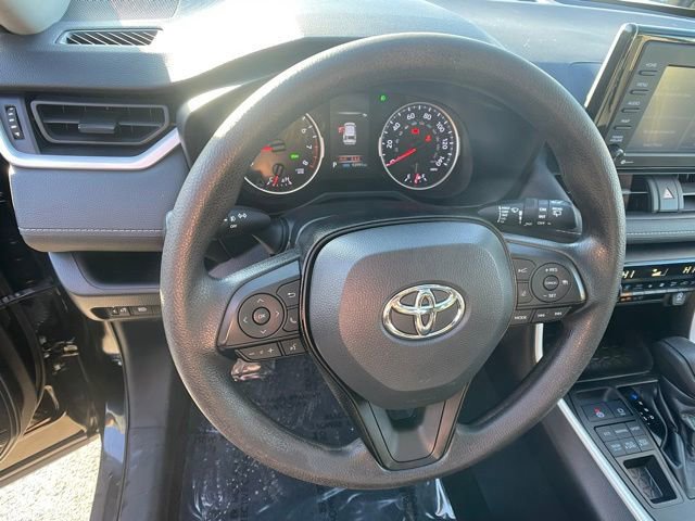 Used 2021 Toyota RAV4 XLE w/ Convenience Package image 18
