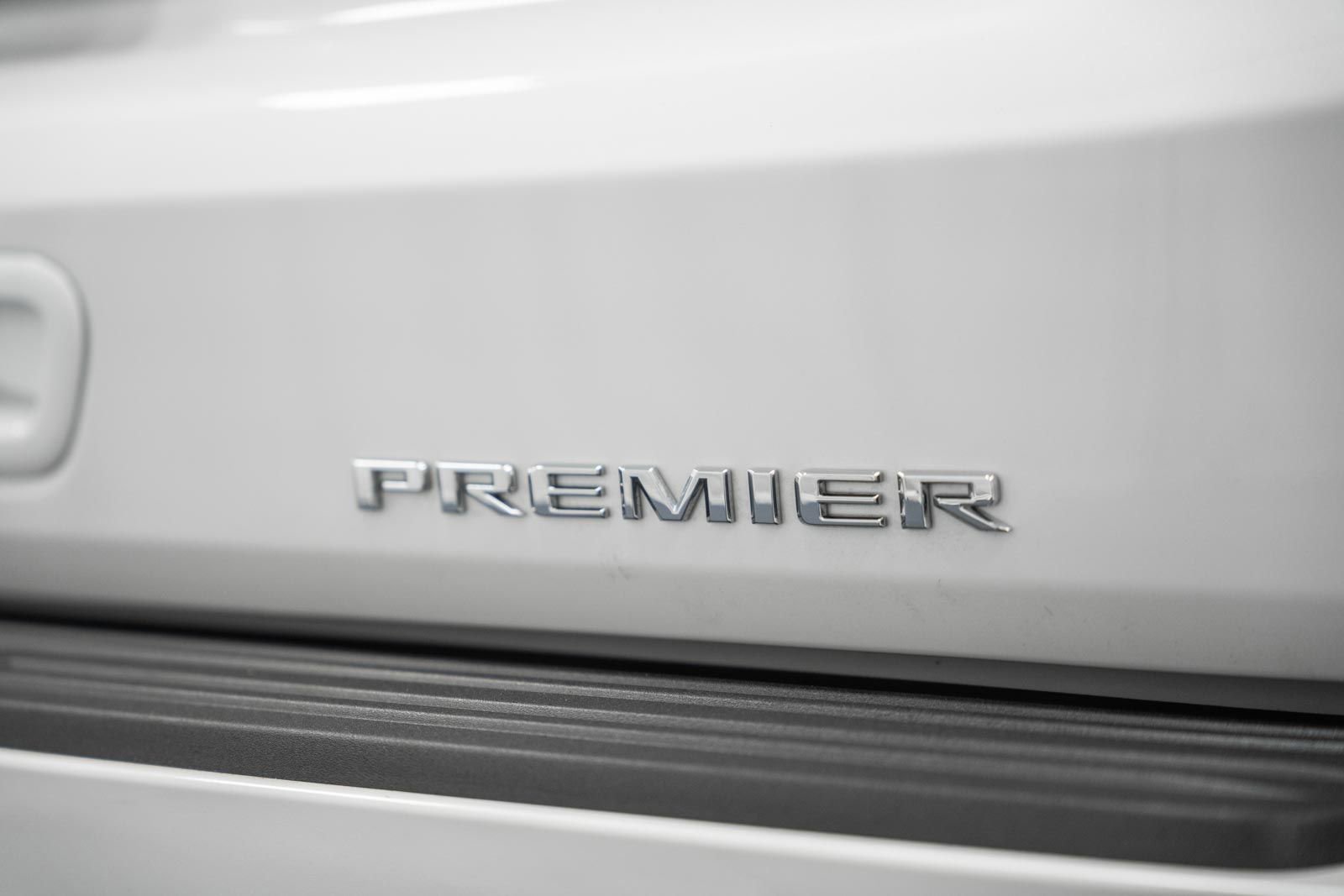 Used 2025 Chevrolet Tahoe Premier w/ Sun And Tow Package image 21