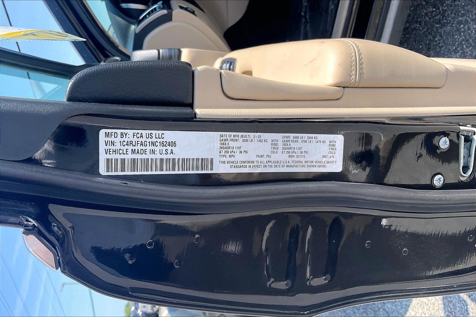 Used 2022 Jeep Grand Cherokee Laredo E AWD/4WD image 30
