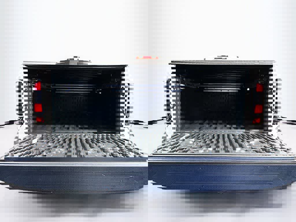 Used 2024 Nissan Frontier SV w/ Technology Package image 22