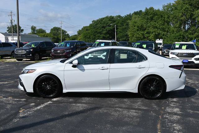 Used 2022 Toyota Camry XSE FWD image 4