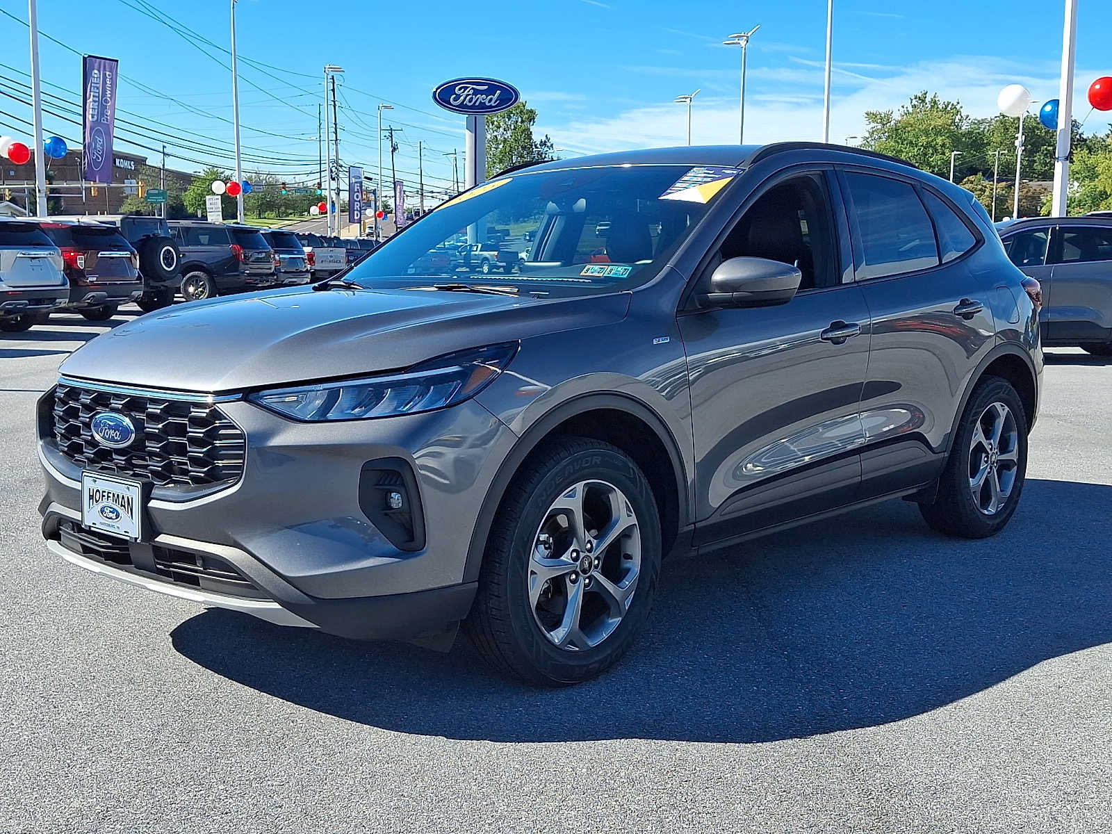 Certified 2025 Ford Escape ST-Line Select AWD/4WD image 3